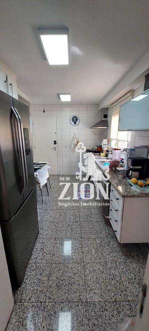 Apartamento à venda com 3 quartos, 124m² - Foto 9