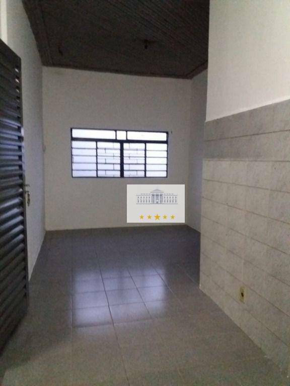 Casa à venda com 2 quartos, 235m² - Foto 1