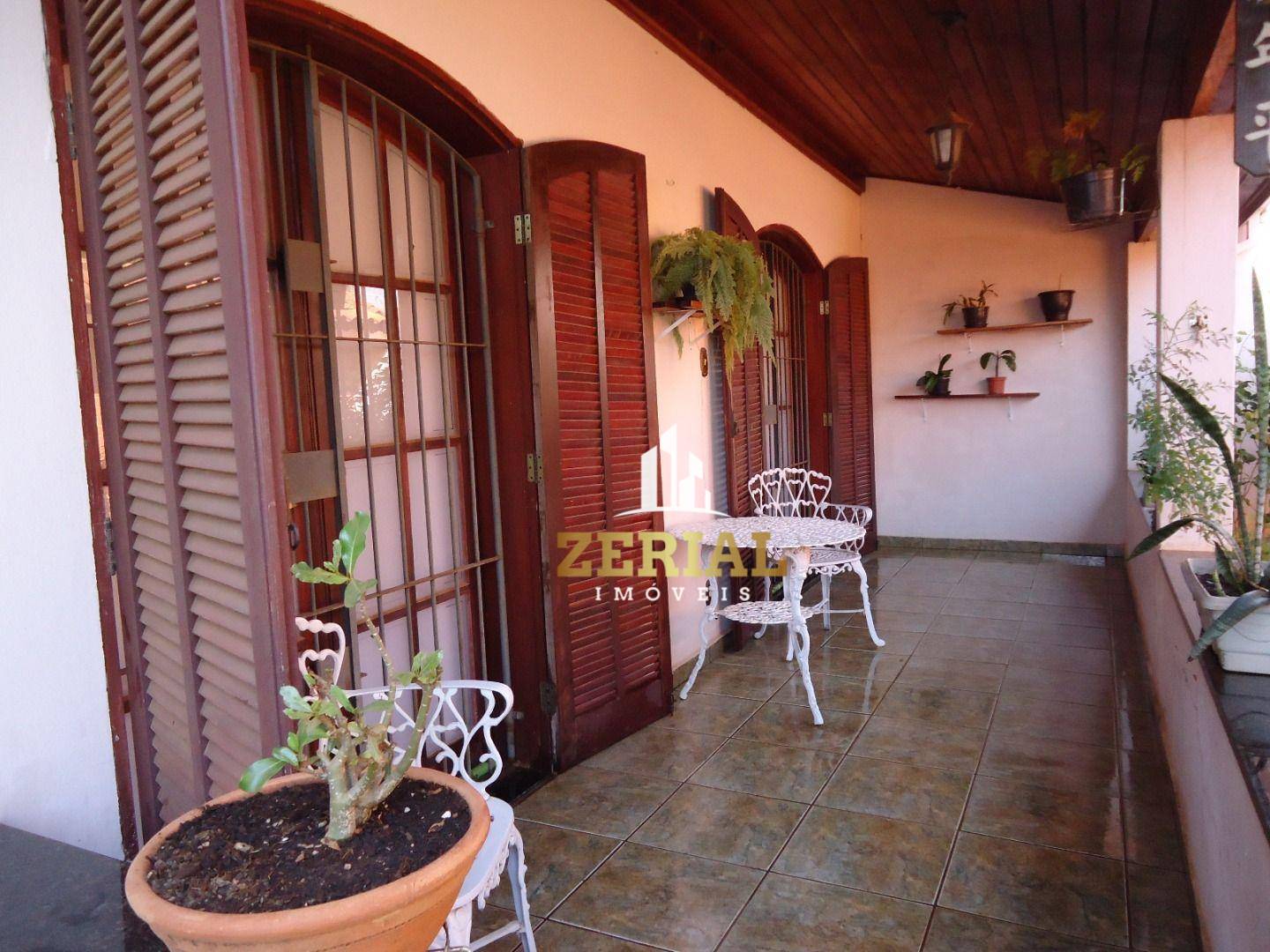 Sobrado, 4 quartos, 325 m² - Foto 1