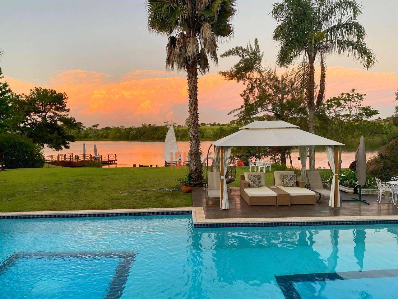 Sobrado, 5 quartos, 1 m² - Foto 1