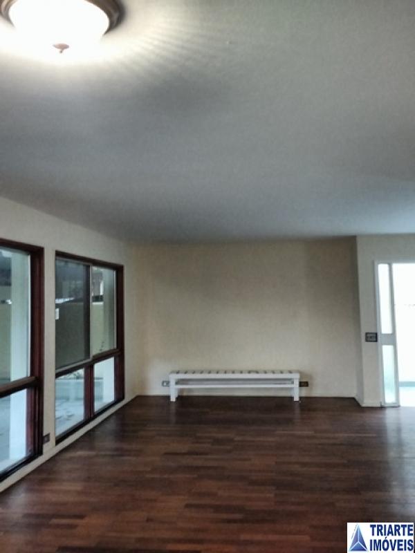 Casa à venda com 4 quartos, 160m² - Foto 1