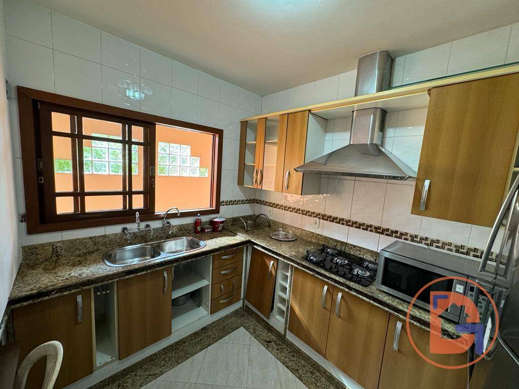 Casa à venda com 6 quartos, 294m² - Foto 12