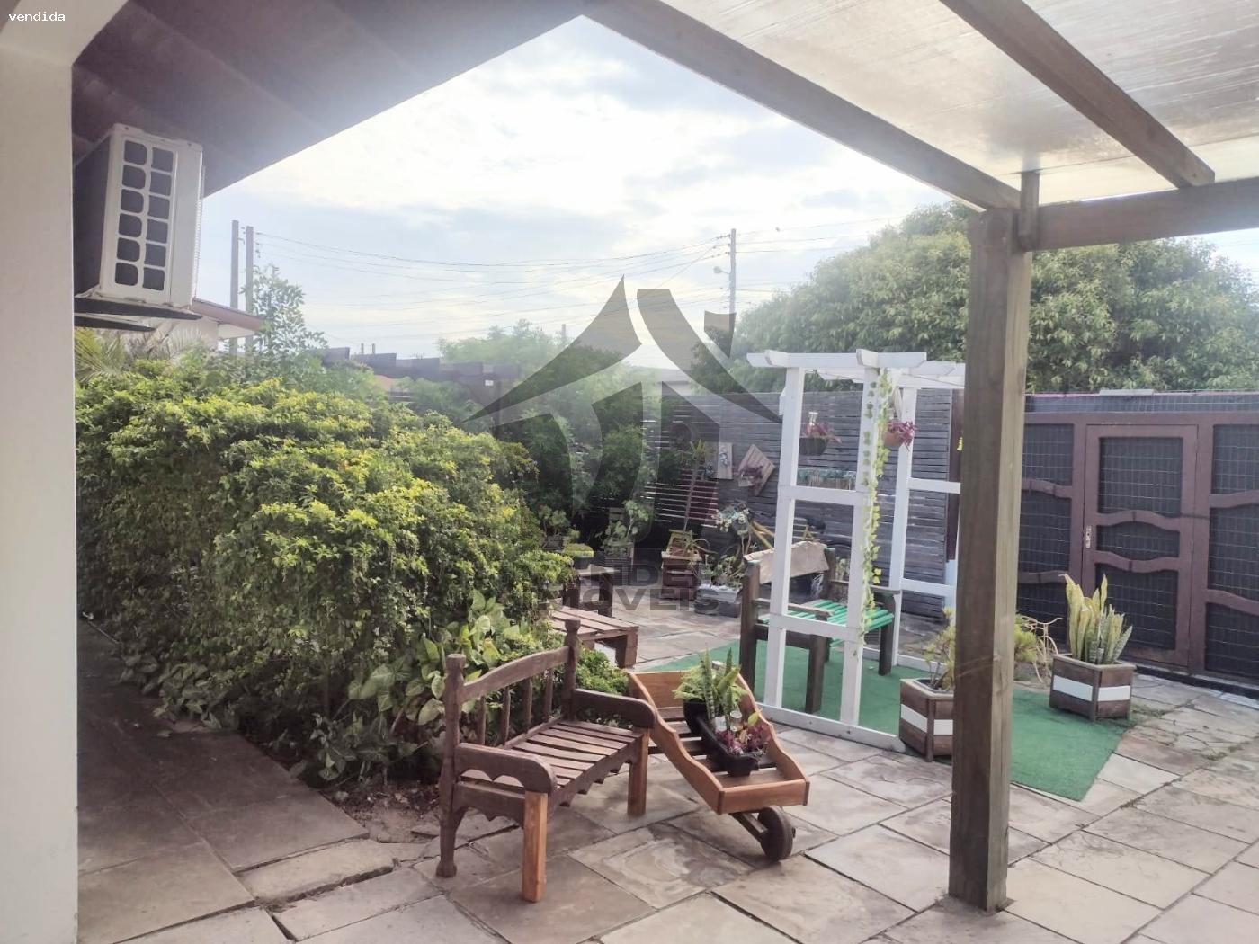 Casa à venda com 4 quartos, 300m² - Foto 2