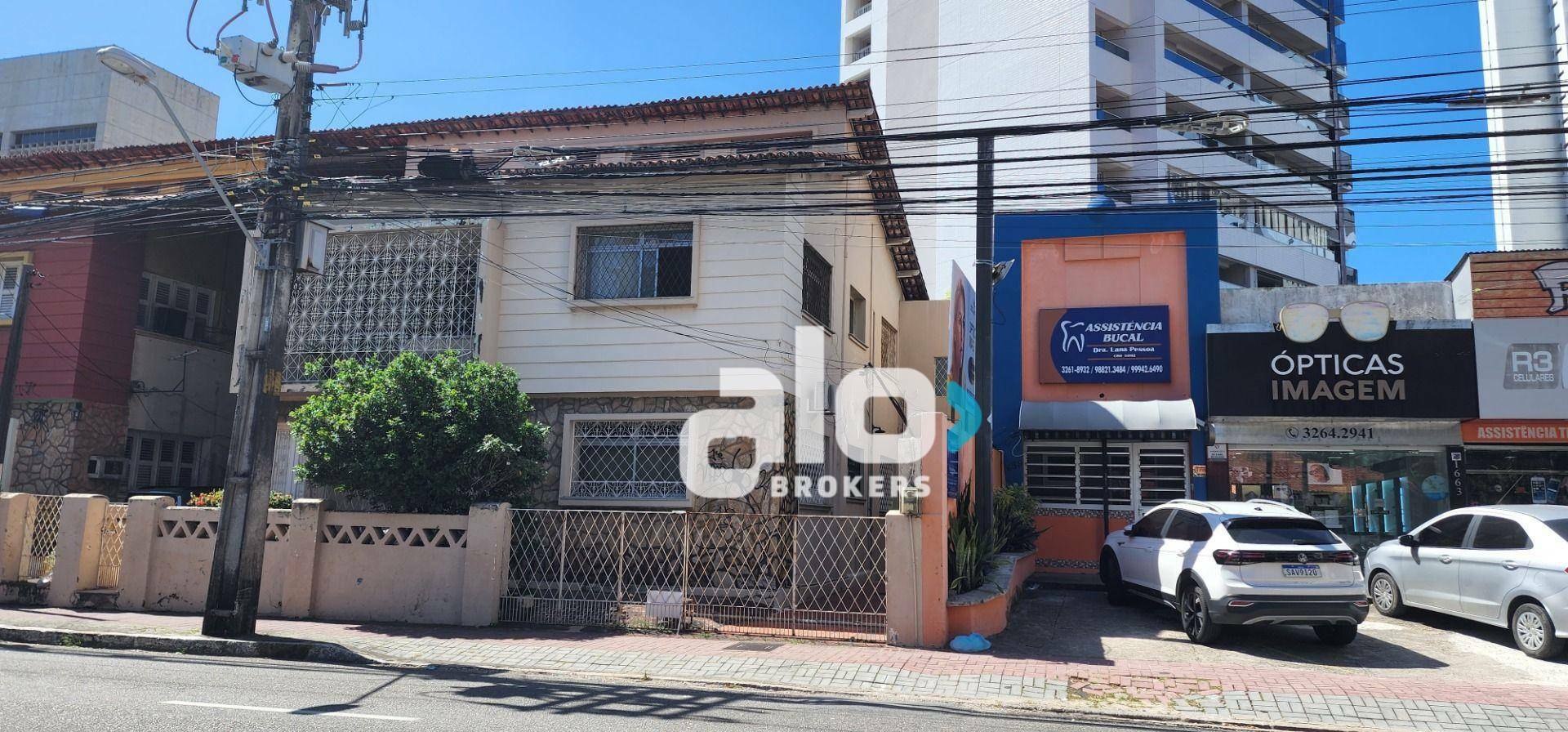 Casa à venda com 6 quartos, 276m² - Foto 2