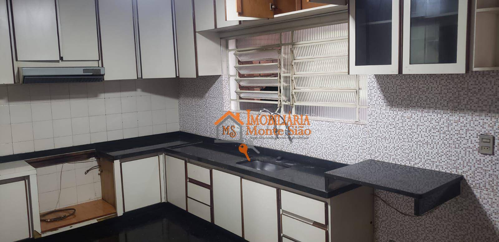 Sobrado à venda e aluguel com 3 quartos, 120m² - Foto 1