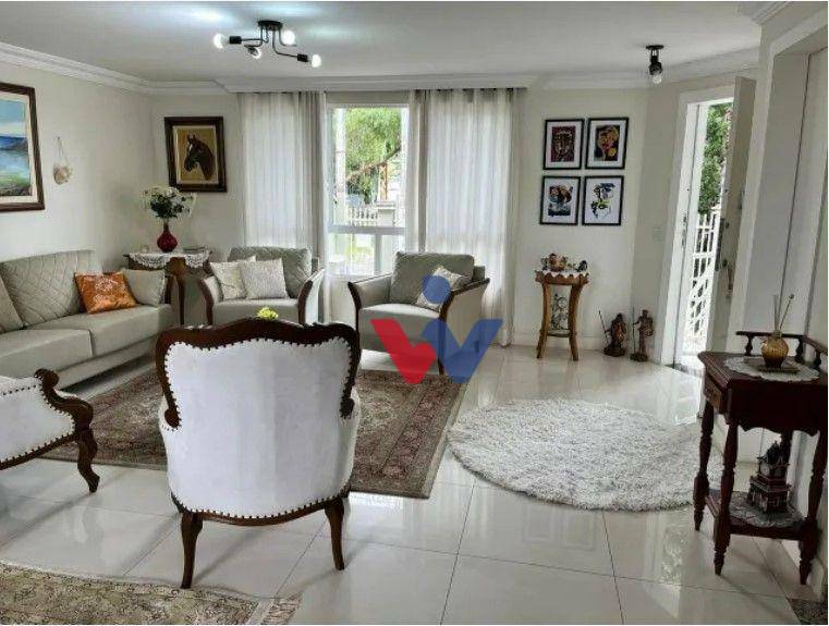 Sobrado à venda com 3 quartos, 250m² - Foto 1