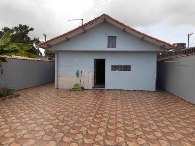 Casa à venda com 2 quartos, 300m² - Foto 2