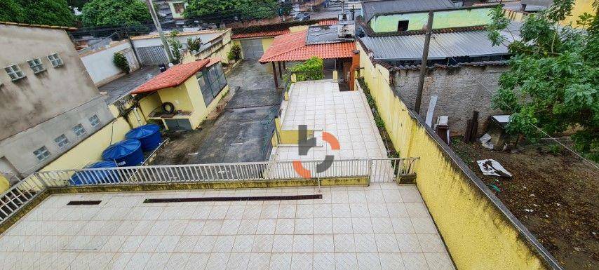 Casa à venda com 6 quartos, 176m² - Foto 26