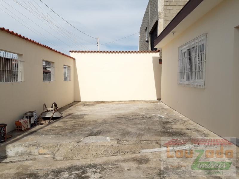 Casa à venda com 3 quartos, 336m² - Foto 16