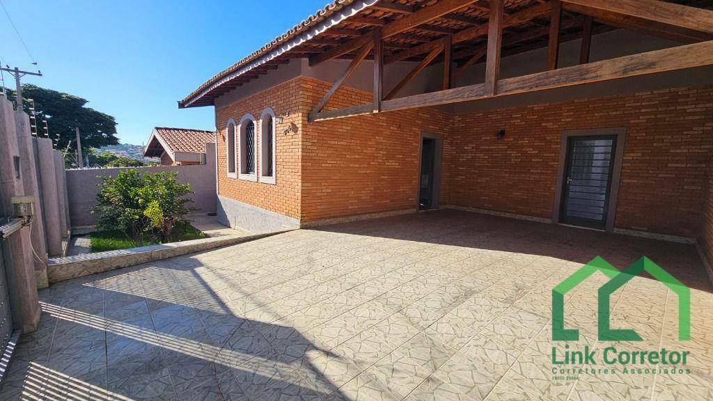 Casa à venda com 3 quartos, 326m² - Foto 12