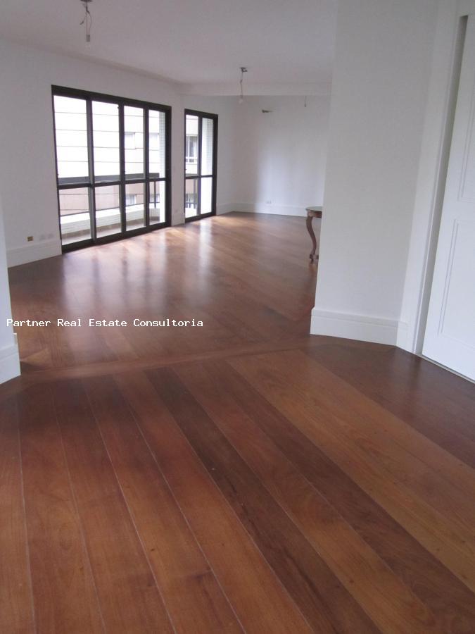 Apartamento à venda com 3 quartos, 210m² - Foto 1