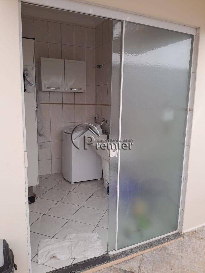 Casa à venda com 2 quartos, 170m² - Foto 18