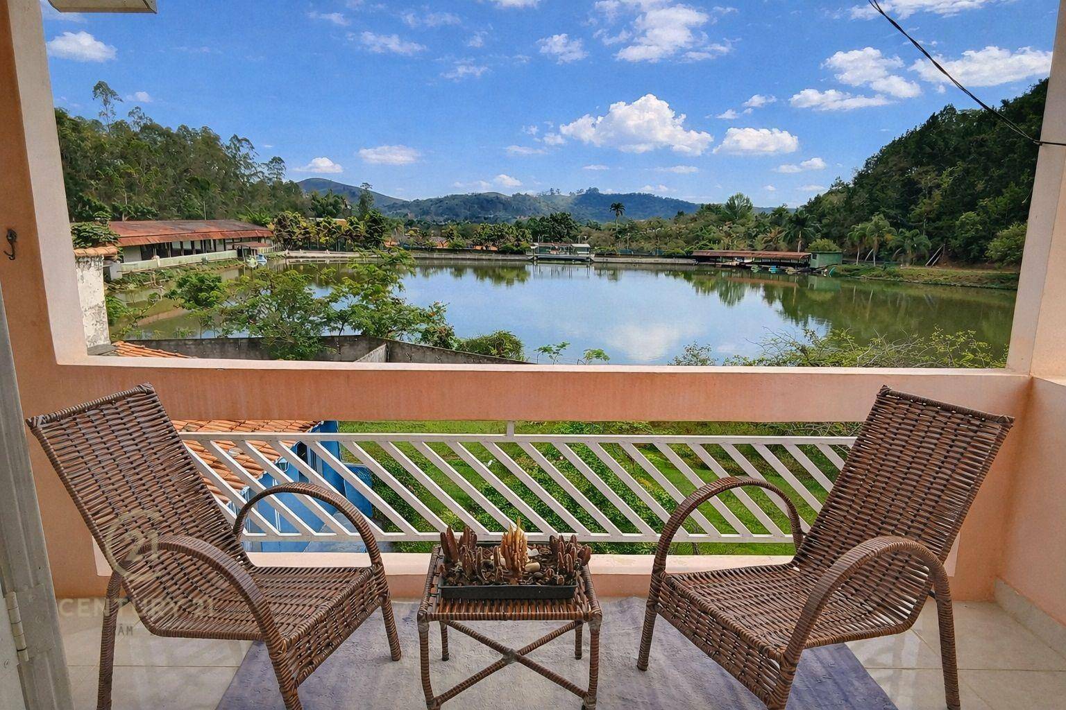 Casa, 2 quartos, 215 m² - Foto 1