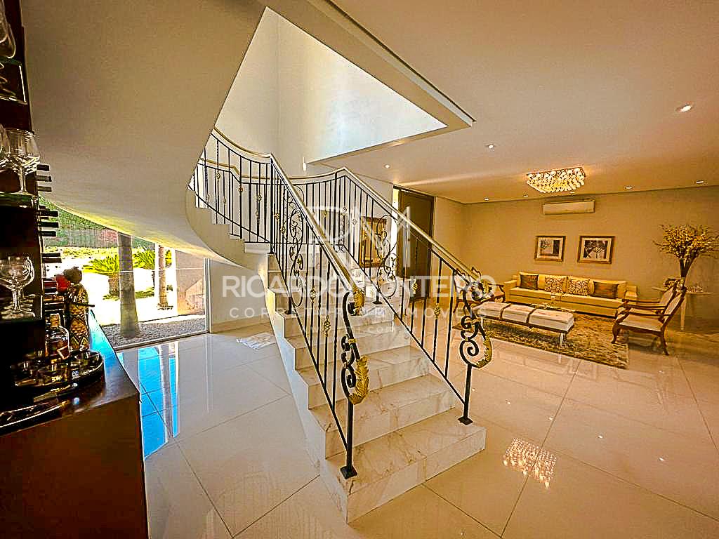 Casa de Condomínio à venda com 5 quartos, 720m² - Foto 1