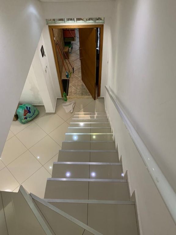 Sobrado à venda com 2 quartos, 200m² - Foto 36