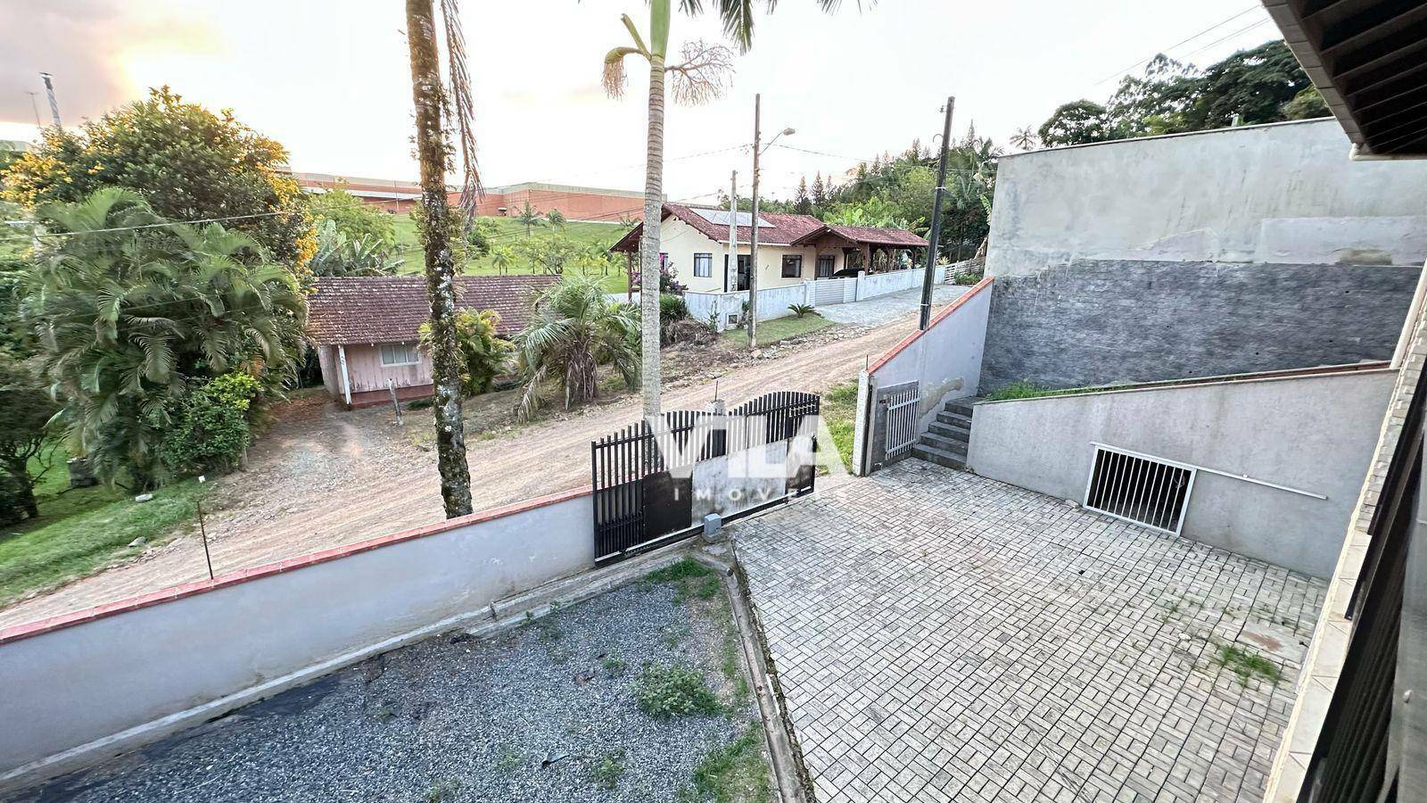 Casa à venda com 3 quartos, 355m² - Foto 3