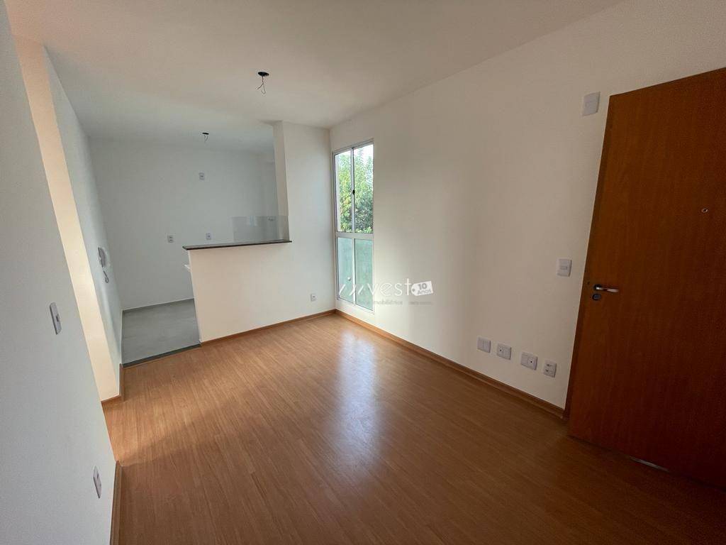 Apartamento à venda com 2 quartos, 42m² - Foto 2