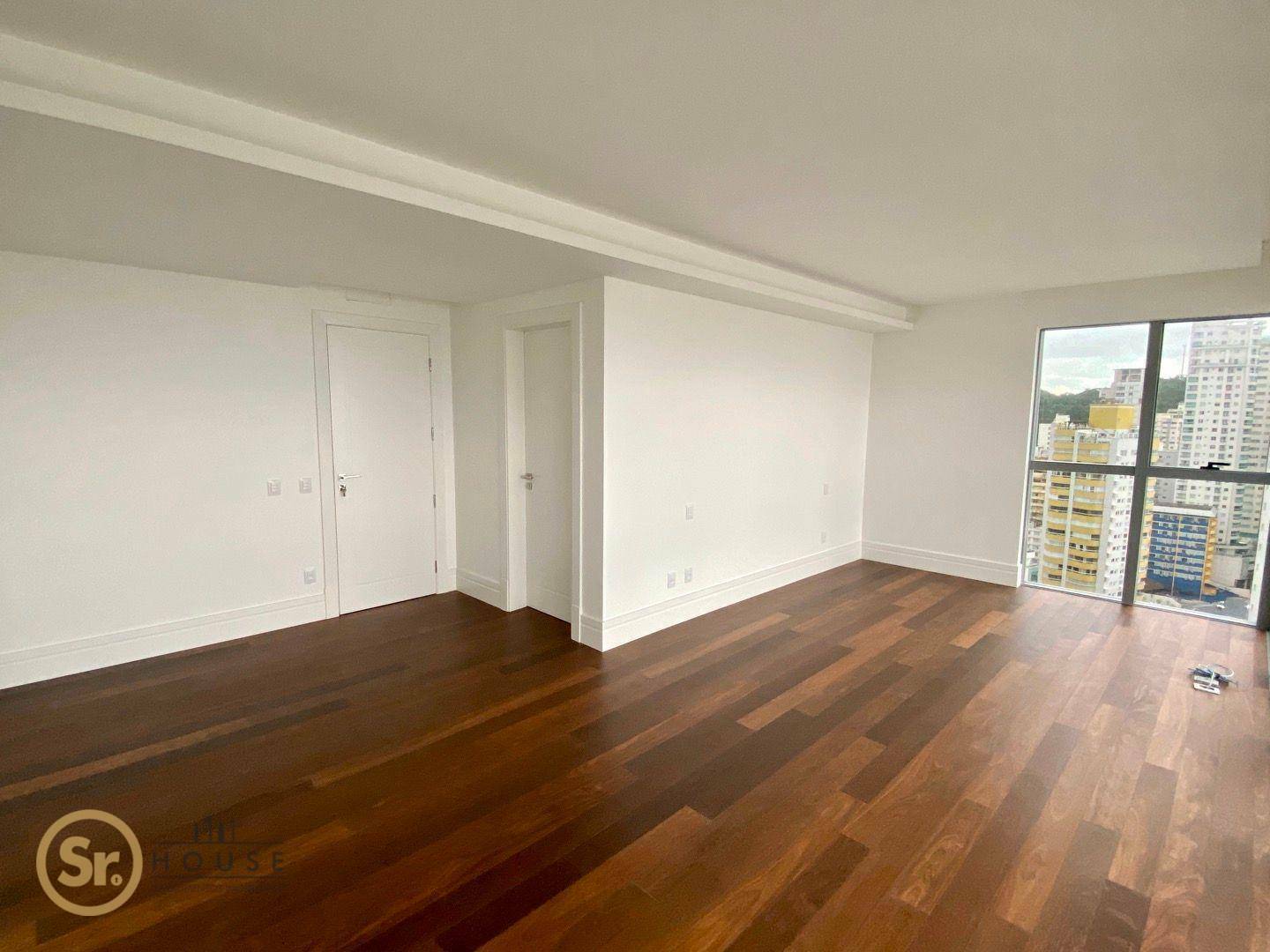 Apartamento à venda com 5 quartos, 242m² - Foto 14