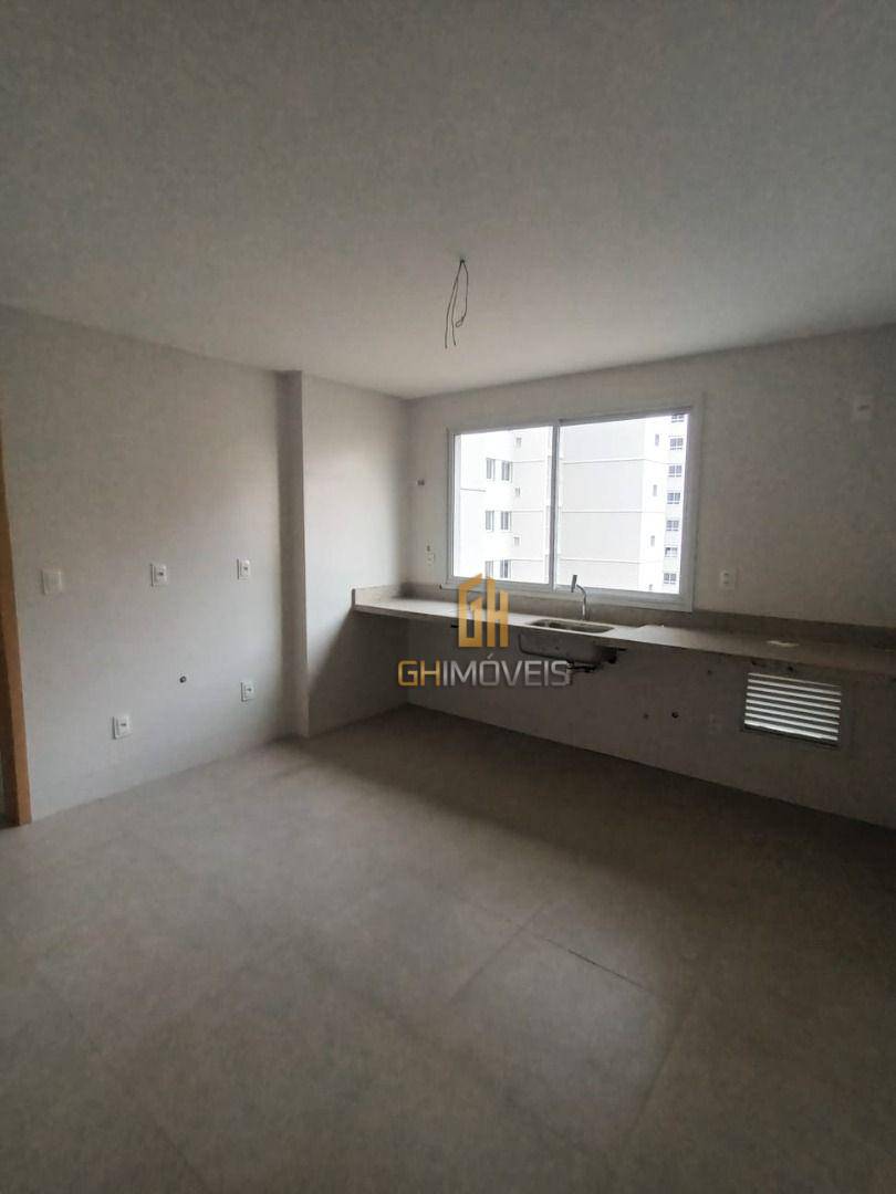 Apartamento à venda com 3 quartos, 155m² - Foto 8