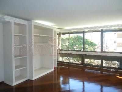 Apartamento para alugar com 4 quartos, 205m² - Foto 4