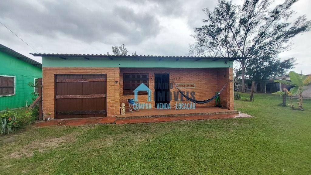 Casa à venda com 3 quartos, 134m² - Foto 1