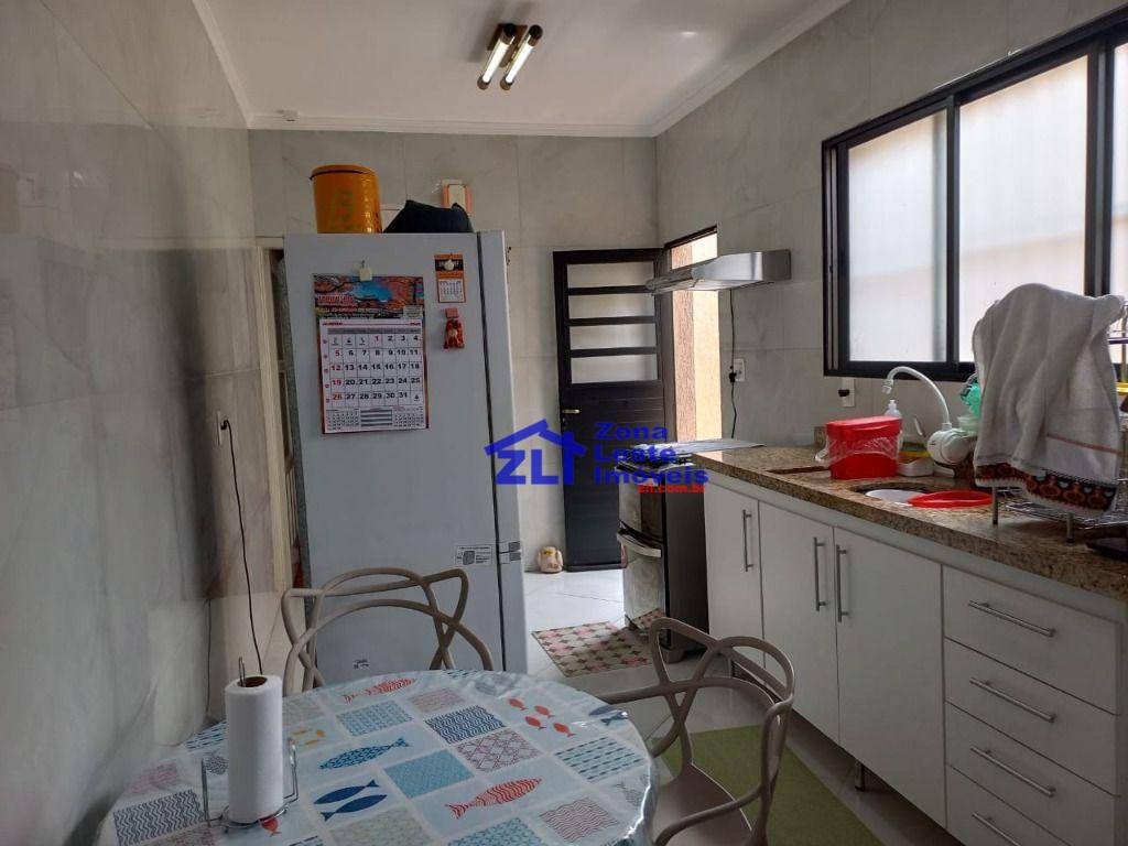 Casa à venda com 3 quartos, 130m² - Foto 7