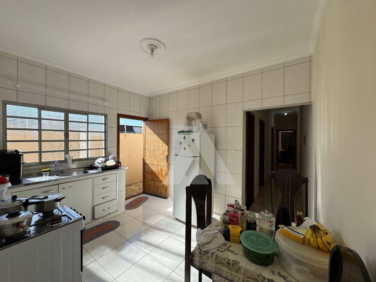Casa à venda com 3 quartos, 120m² - Foto 2