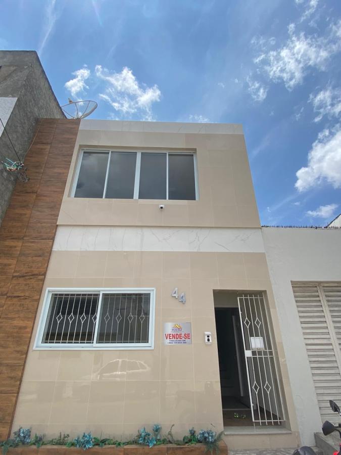 Casa à venda com 4 quartos, 148m² - Foto 1