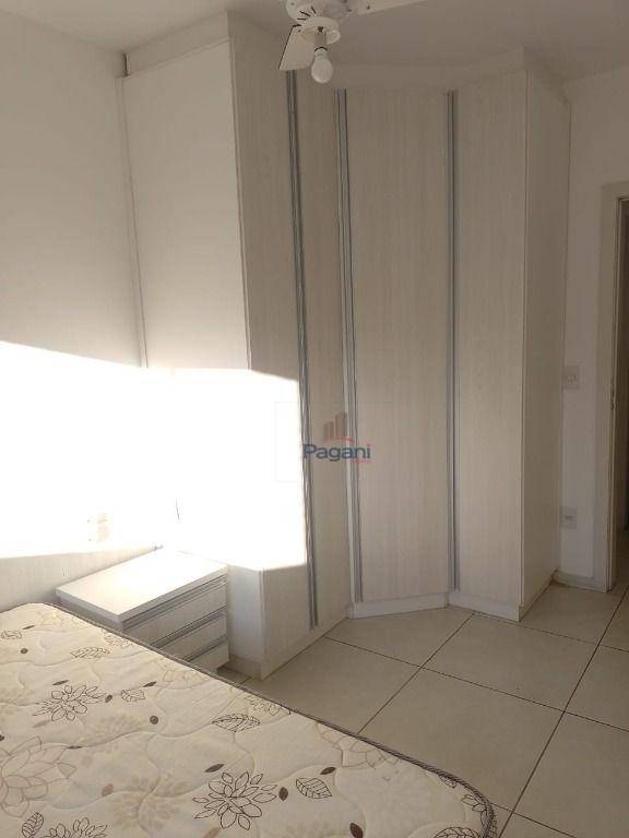 Apartamento para alugar com 2 quartos, 72m² - Foto 13