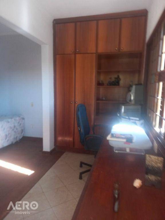 Casa à venda com 4 quartos, 360m² - Foto 4