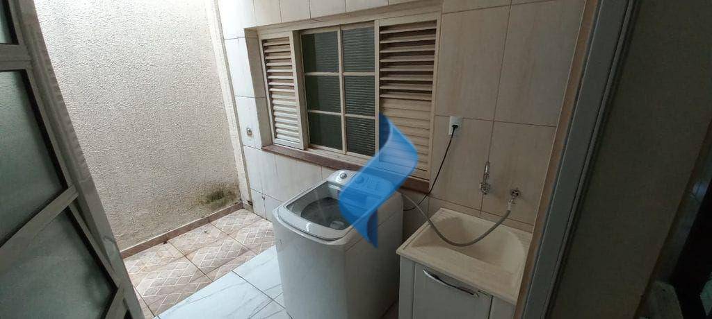 Casa à venda com 5 quartos, 178m² - Foto 13