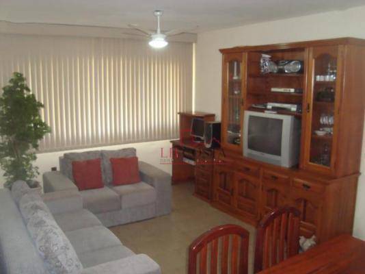 Apartamento à venda com 2 quartos, 68m² - Foto 1