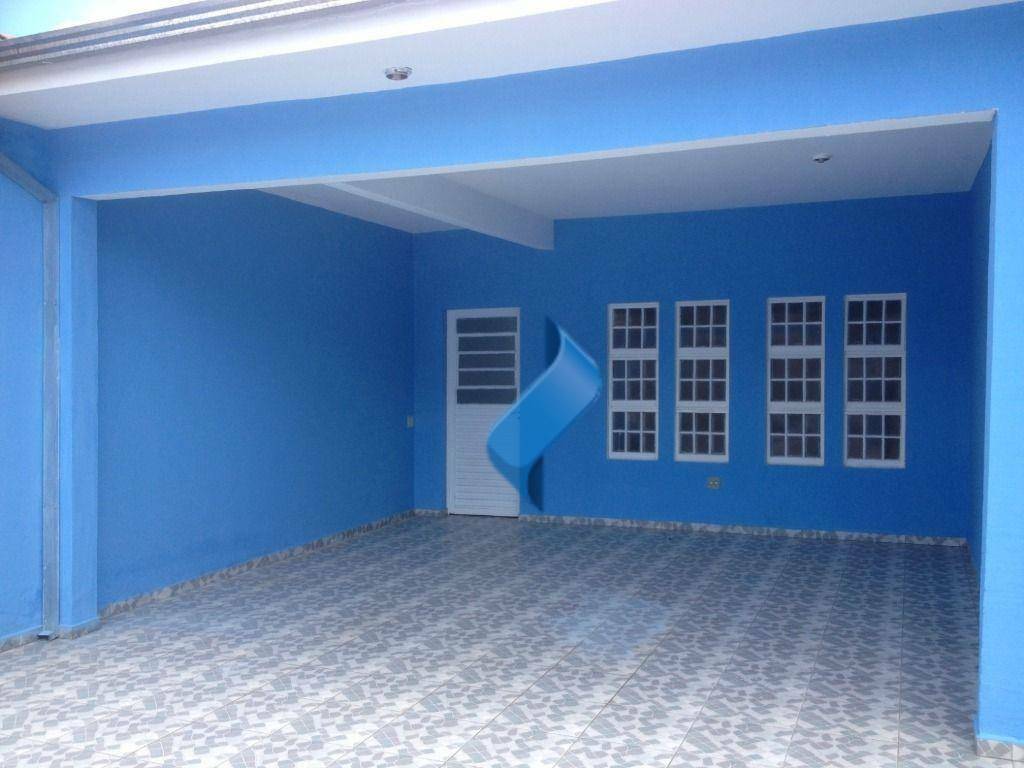 Casa à venda com 3 quartos, 240m² - Foto 2