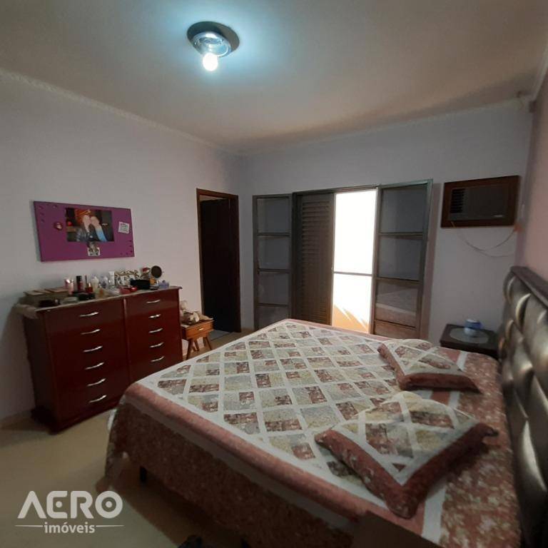 Casa à venda com 3 quartos, 186m² - Foto 14