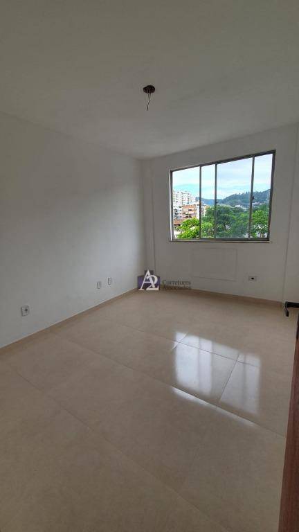 Apartamento à venda com 2 quartos, 79m² - Foto 2