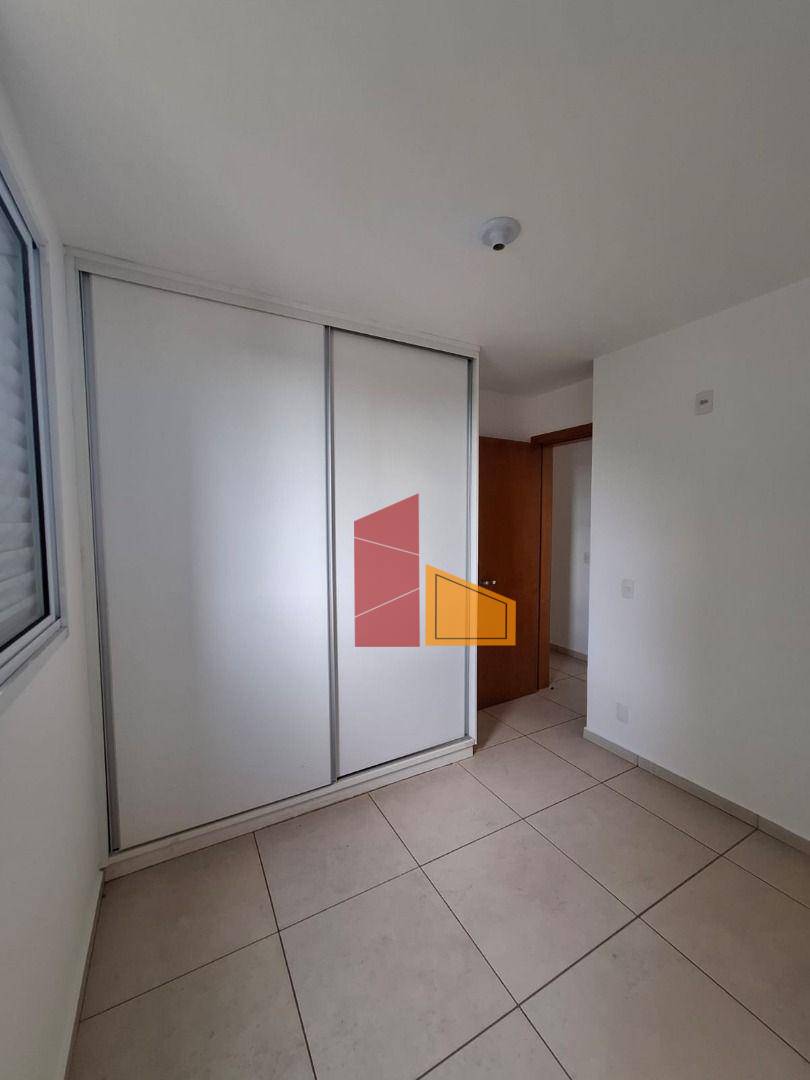 Apartamento à venda com 2 quartos, 65m² - Foto 3