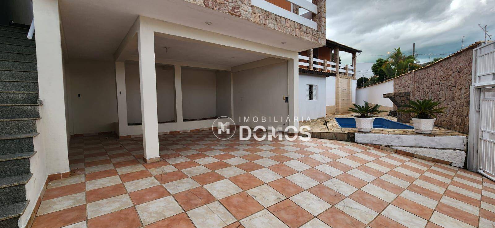 Casa à venda com 3 quartos, 280m² - Foto 1