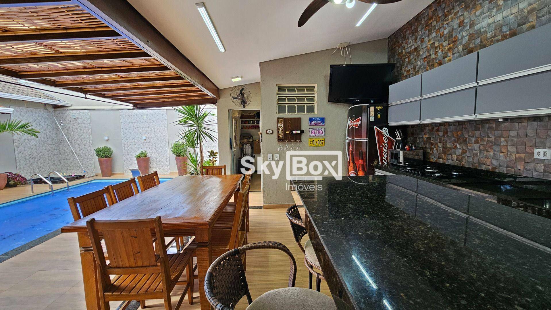 Casa à venda com 3 quartos, 241m² - Foto 45