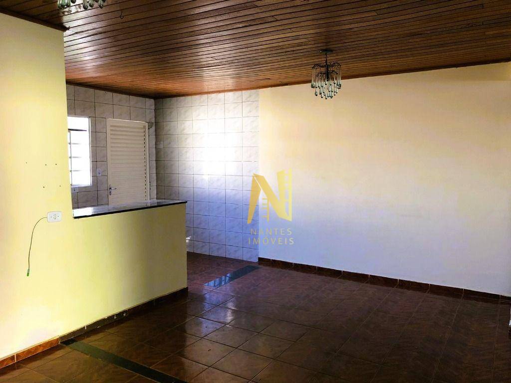 Casa à venda com 3 quartos, 100m² - Foto 7