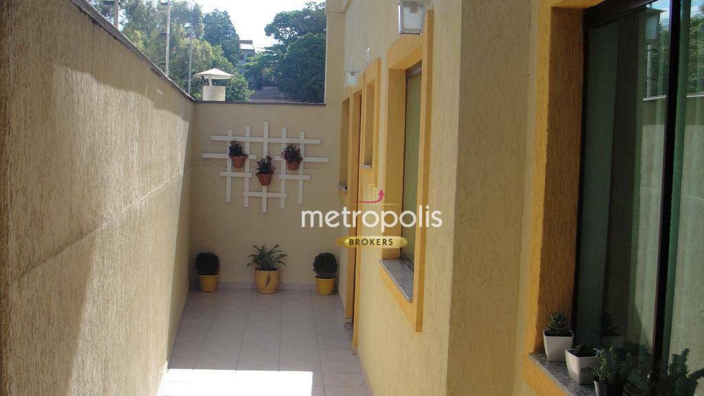 Casa à venda com 4 quartos, 240m² - Foto 2