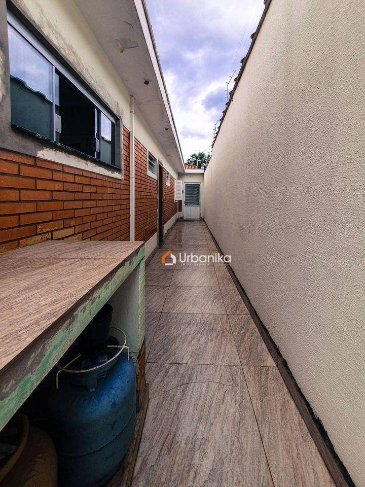 Casa, 3 quartos, 200 m² - Foto 4