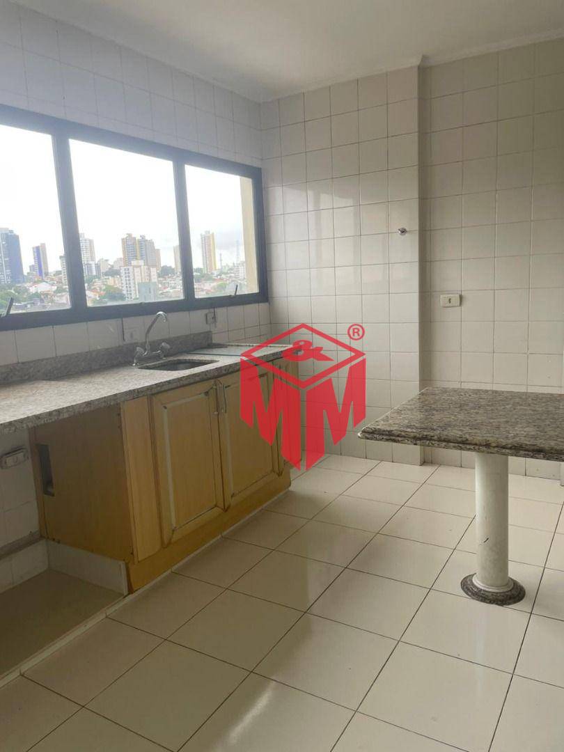 Apartamento à venda com 3 quartos, 139m² - Foto 4