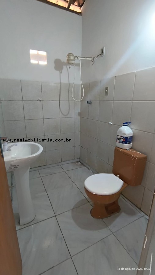 Casa para alugar com 2 quartos, 200m² - Foto 14