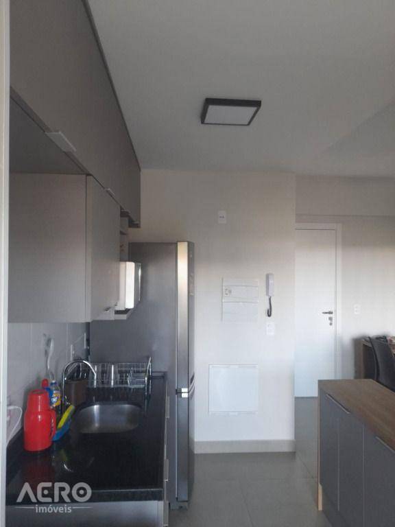 Apartamento à venda com 3 quartos, 84m² - Foto 2