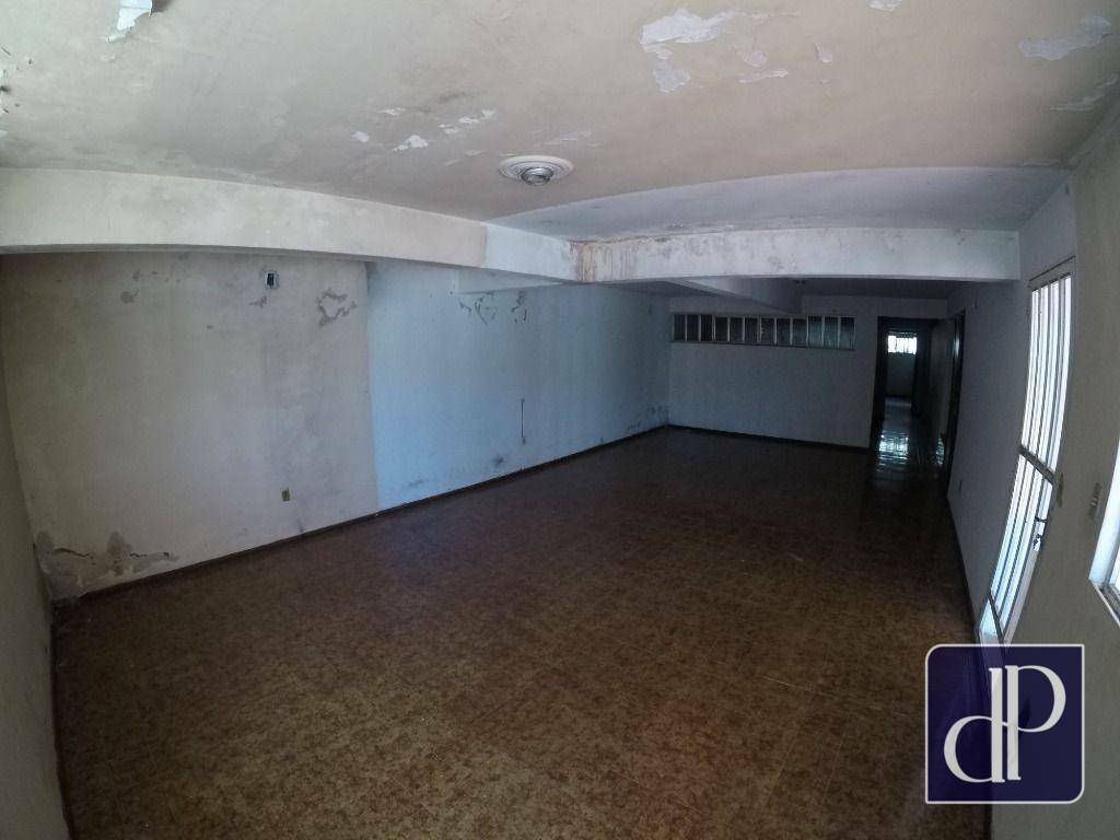 Sobrado à venda com 8 quartos, 468m² - Foto 33