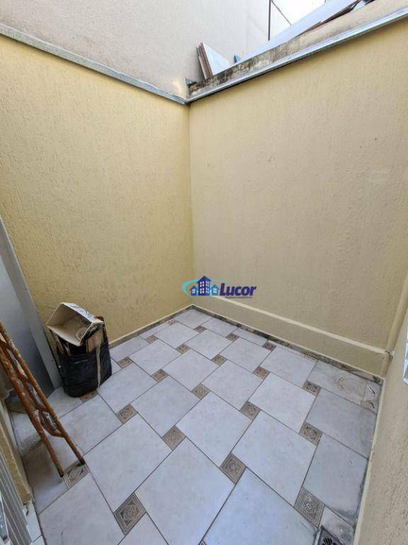 Sobrado para alugar com 2 quartos, 75m² - Foto 5