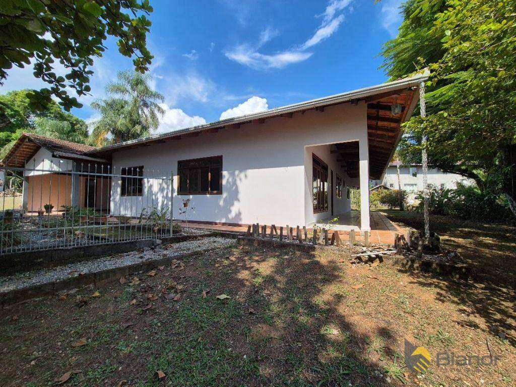 Casa para alugar com 3 quartos, 209m² - Foto 32