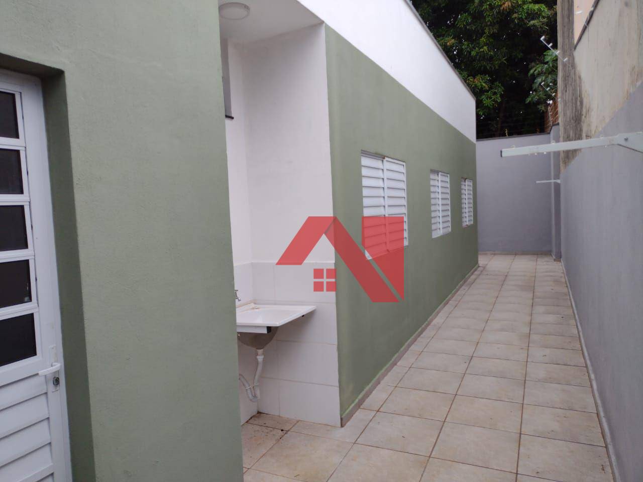 Casa à venda com 3 quartos, 80m² - Foto 5