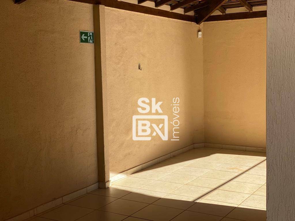 Casa à venda com 3 quartos, 200m² - Foto 3