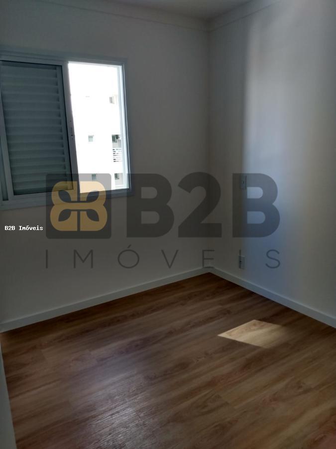 Apartamento à venda com 2 quartos, 60m² - Foto 5